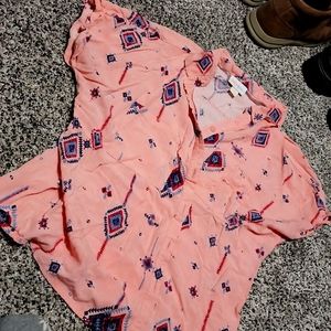 Lularoe buttons tee💖